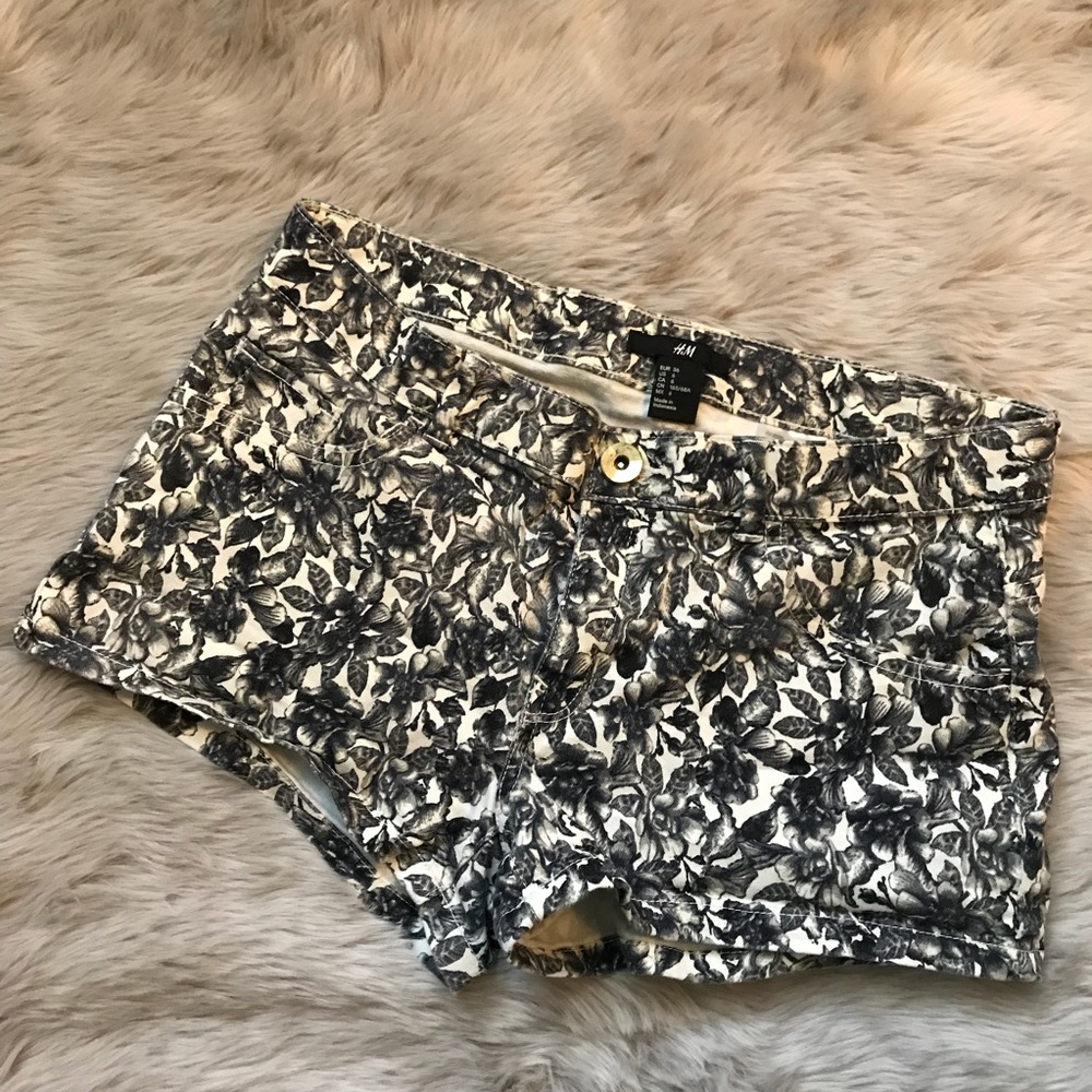 🛍 SALE H&M short shorts